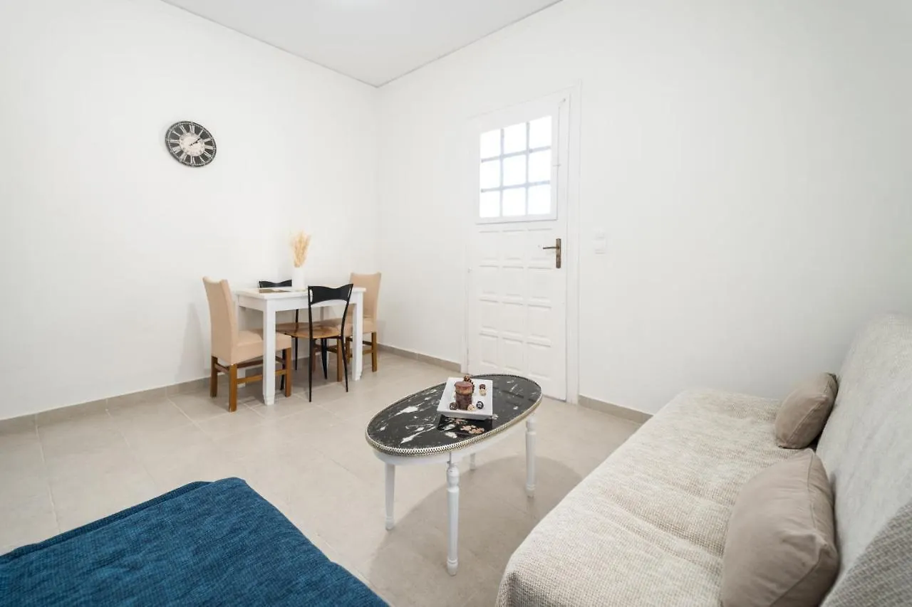 Athenais Apartment Lixouri